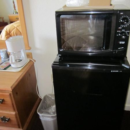 Americas Best Value Inn ストックトン エクステリア 写真