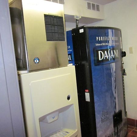 Americas Best Value Inn ストックトン エクステリア 写真