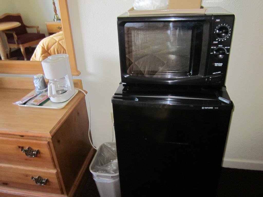 Americas Best Value Inn ストックトン エクステリア 写真