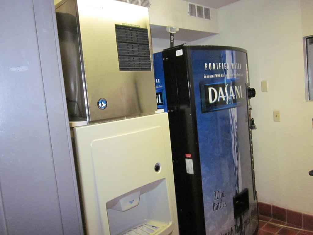 Americas Best Value Inn ストックトン エクステリア 写真