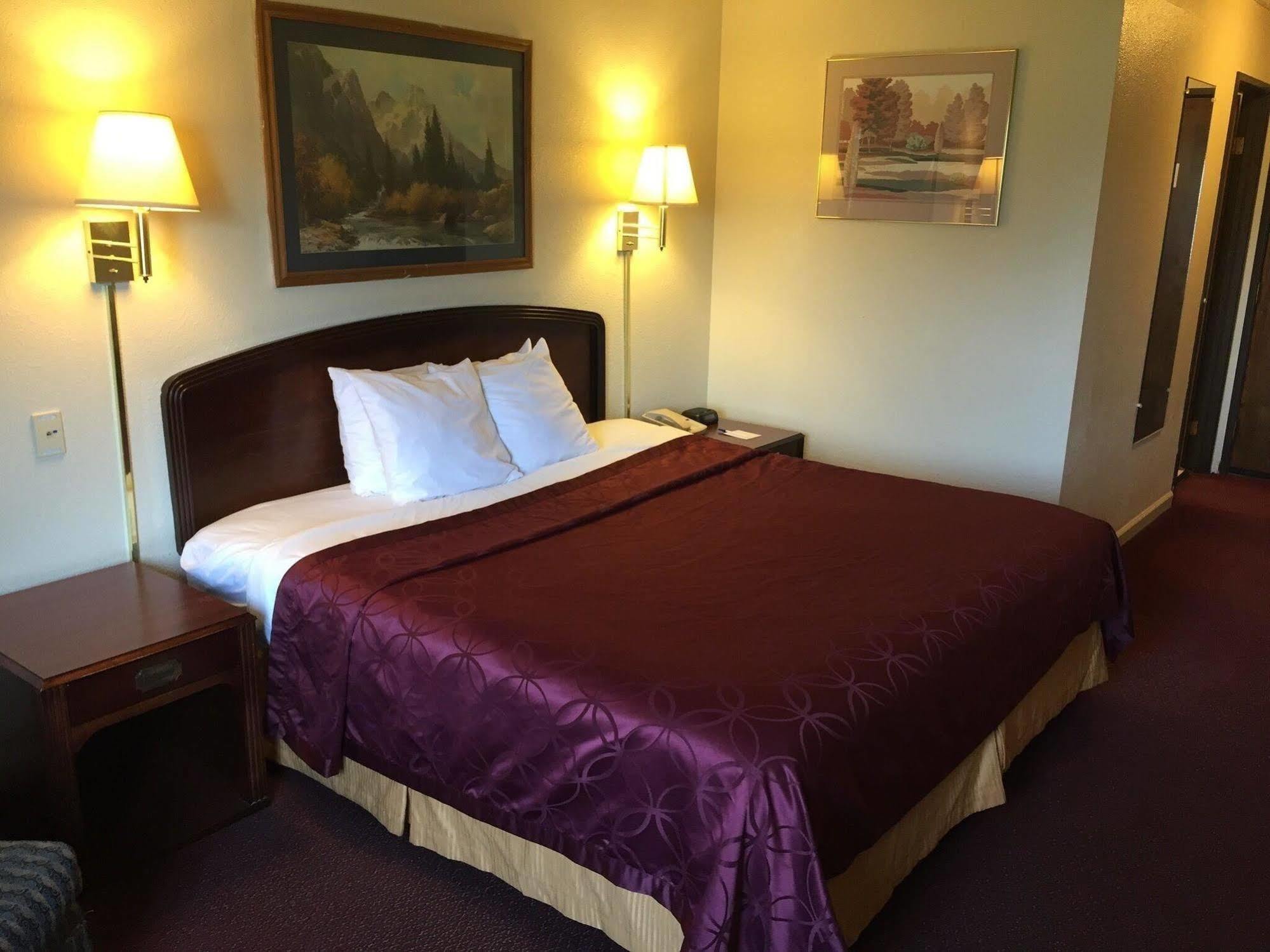 Americas Best Value Inn ストックトン エクステリア 写真